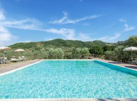 Farmhouse San Baronto with Pool & Olive Grove, cleaning included, hotel v destinaci Quarrata