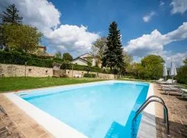 Farmhouse in Tuscany with Pool and Barbecue, cleaning included