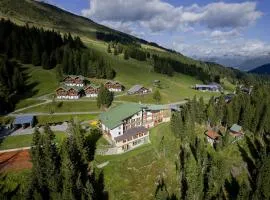 Chalet on Zettersfeld with Dolomites Views, cleaning included