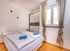 Charming home with swimming pool, cleaning included
