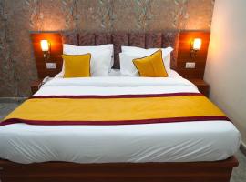 Hotel Relax Suites FNG Expresway 63 Noida, hotel in Noida