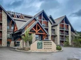 Cozy Canmore resort with mt view hot tub and pool