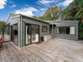 Pukawa Haven - Pukawa Bay Holiday Home