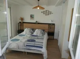 Gîte 2 pers en studio indépendant chez l'habitant pour nuitée au calme et proche de la plage