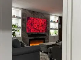 Beautiful, cozy and peaceful 2 bdrm and 2 bath home in Barrie