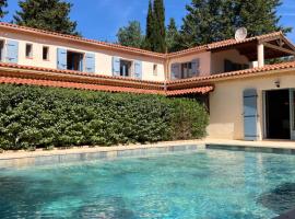 La Bastide du Val, h&ocirc;tel avec piscine &agrave; Le Val