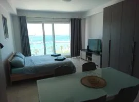 Seafront studio apartment San Paul's Bay