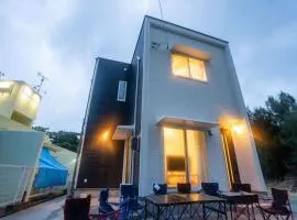 家族の笑顔 笑顔があふれる体験を 沖縄一棟貸しのお宿 Coral Onnason