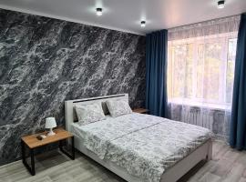 SUN HOUSE 1-комнатная квартира в центре города, cheap hotel in Petropavlovsk