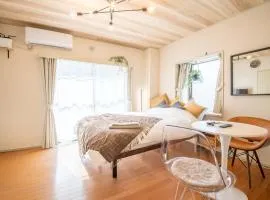 Lazurite GUESTHOUSE Pear Field