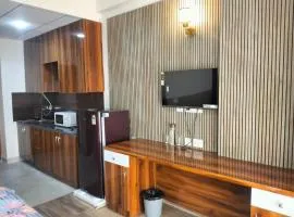 luxury apartment -paramount