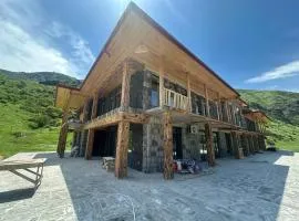 Vardzia Royal