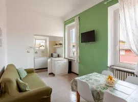 Green House 5 minutes from Lake