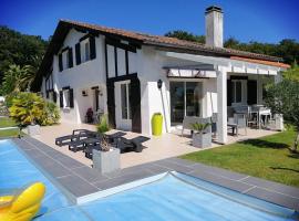 Villa avec piscine Anglet proche Biarritz durée séjour sept nuitées et plus, hotel a BIQ