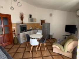 Apartments Ćuković – hotel w mieście Risan