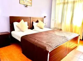 Subhas Tourist Hotel