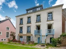 Luxurious Mansion in Castle Grounds in Lantheuil