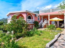 Villa Lilly 3, hotel de golf en Cesarica