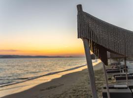 Glaronissi Beach, hotel v destinaci Plaka