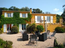 Chez Nat et JC, hotel v destinaci Eccica-Suarella