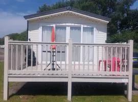 Beautiful Caravan With Full Lake View At Southview Holiday Park Ref 33057Cl
