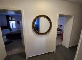 MD- City, EG, Top in Preis- Leistung, Lage, Deluxe App mit 2 Schlafzimmer, Merkmale Qeensize Bett, Romantk DZ