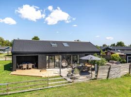 Gorgeous Home In Karrebæksminde, hôtel de luxe à Karrebæksminde