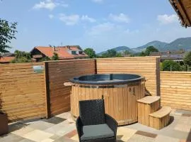 Ferienwohnung Goasnstoi - mit HotTub und Bergblick im Inntal