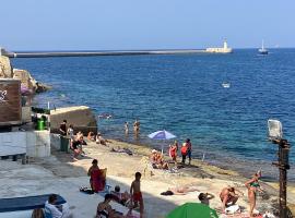 Apartment best Harbour view، فندق في فاليتا