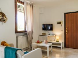 Appartamento Dolce Casa 2, hotel di  Monvalle 