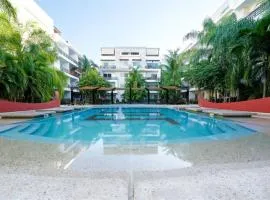 Modern 2 Bedroom Condo with Pool, BBQ & Gym - Solana At Sabbia Condos
