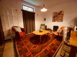 Mez Karoo Cottage, cheap hotel in Barrydale