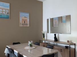 Uzès में, होटल Uzès centre à 2 min - piscine - clim - parking