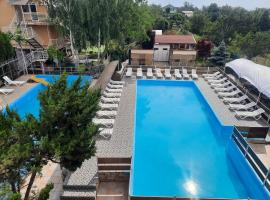 Эллада, Hotel in Tschornomorsk