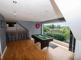 Penthouse at the White House near Edinburgh, hotel em Bathgate