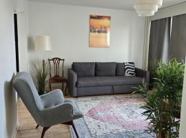Spacious 2BR Apartment near Olavinlinna Castle, готель у місті Савонлінна