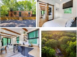 Black Deer Crossing MicroCabin, hotel en Broken Bow