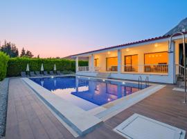 Uzumlu에 위치한 호텔 Villa Albina