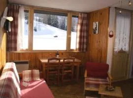Résidence Aiglon - studio 3 personnes skis aux pieds MAE-0393