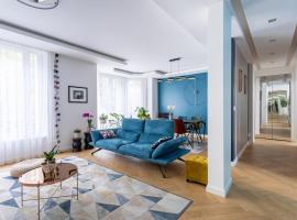 4-room apartment Place de la Mairie - City Center, hotel in Bois-Colombes