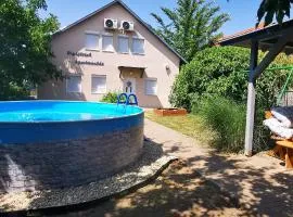 Rigófészek Apartmanház