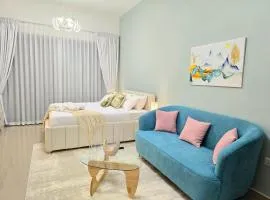 Leisure Retreat - Studio in Dubai Marina - 5 Mins to JBR Beach & The Walk - Close to Metro