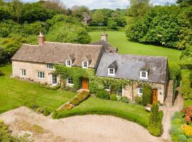 Stunning Cotswold Cottage Nr Country & River Walks, hotel in North Cerney