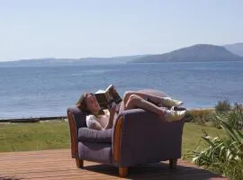 Lounge to Lake Rotorua