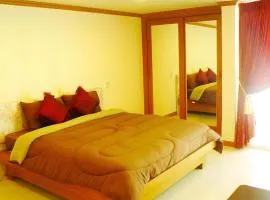 Rouge Service Apartments, Soi Buakhao