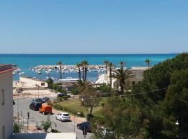 Hotel Ellymar, hotel vo Vade