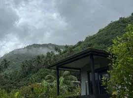 Teahupo'o Swell Lodge Bungalow