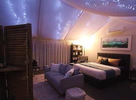 Dreamweaver Studio - town forest retreat, hotel din Margaret River