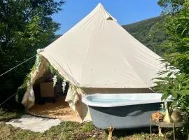 Eco- regenerative bell tent with a pool - near Piódão