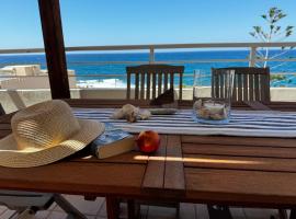 Sisi Blue Seafront Apt, hotel v destinaci Sissi